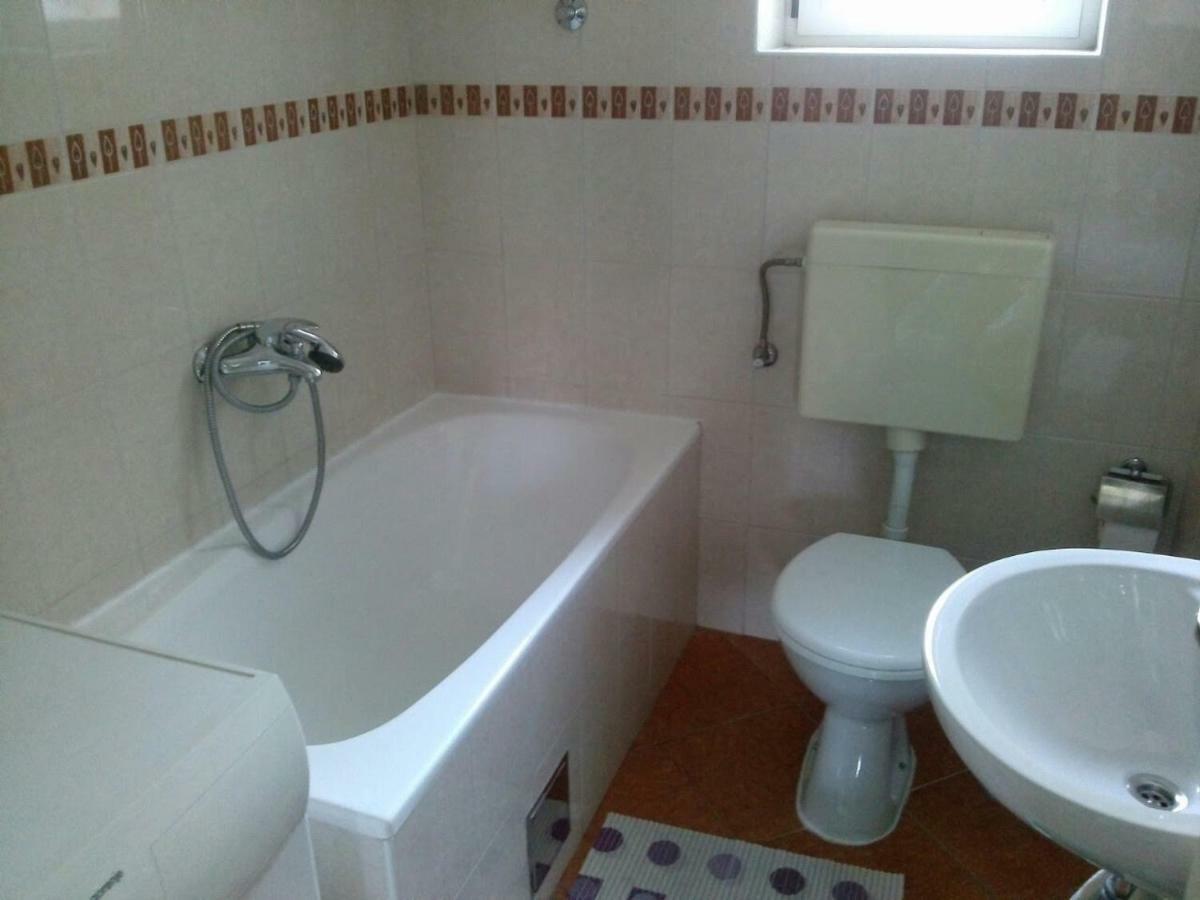 Apartment For 6 In Makarska Centar Екстер'єр фото